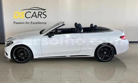 Sayi Na hannu Mercedes-Benz C–Class White Mota in Maseru a Maseru Sayi Na hannu Mercedes-Benz C–Class White Mota in Maseru a Maseru
