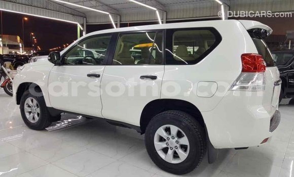 Acheter Import Voiture Toyota Prado Blanc à Import - Dubai, Maseru Acheter Import Voiture Toyota Prado Blanc à Import - Dubai, Maseru