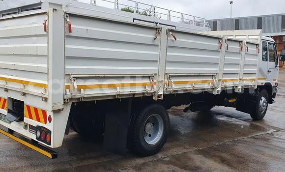 اشتري مستعمل Nissan UD White شاحنة في Hlotse في Leribe اشتري مستعمل Nissan UD White شاحنة في Hlotse في Leribe