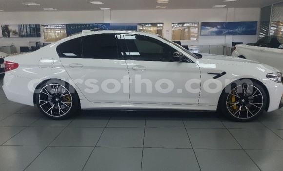 اشتري مستعمل BMW M5 White سيارة في Maseru في Maseru اشتري مستعمل BMW M5 White سيارة في Maseru في Maseru
