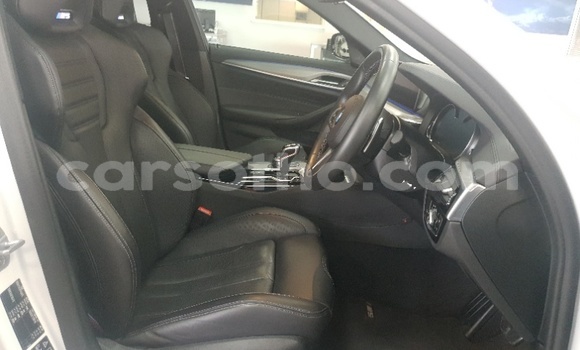 اشتري مستعمل BMW M5 White سيارة في Maseru في Maseru اشتري مستعمل BMW M5 White سيارة في Maseru في Maseru