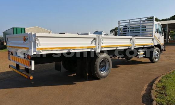 اشتري مستعمل Nissan UD White شاحنة في Butha–Buthe في Thaba-Tseka اشتري مستعمل Nissan UD White شاحنة في Butha–Buthe في Thaba-Tseka