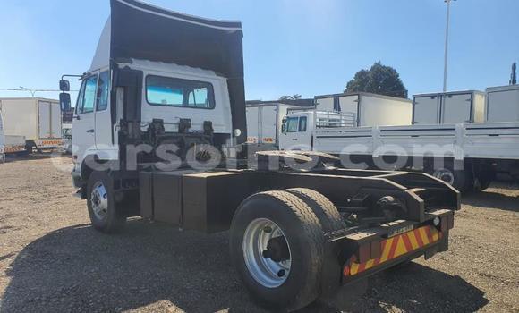 Acheter Occasion Utilitaire Nissan UD Blanc à Butha–Buthe, Thaba-Tseka Acheter Occasion Utilitaire Nissan UD Blanc à Butha–Buthe, Thaba-Tseka