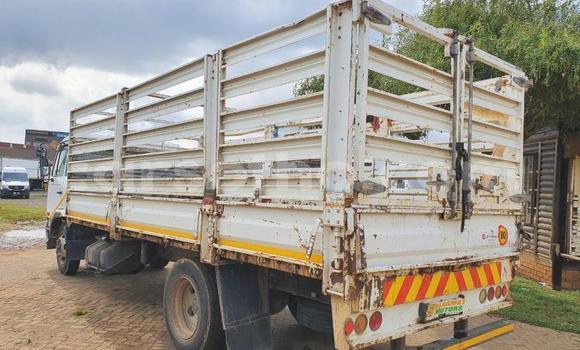 اشتري مستعمل Nissan UD White شاحنة في Butha–Buthe في Thaba-Tseka اشتري مستعمل Nissan UD White شاحنة في Butha–Buthe في Thaba-Tseka