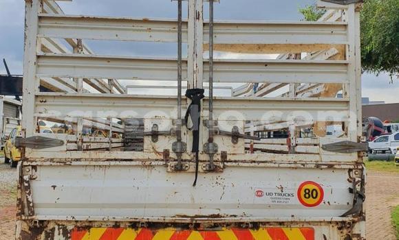 اشتري مستعمل Nissan UD White شاحنة في Butha–Buthe في Thaba-Tseka اشتري مستعمل Nissan UD White شاحنة في Butha–Buthe في Thaba-Tseka