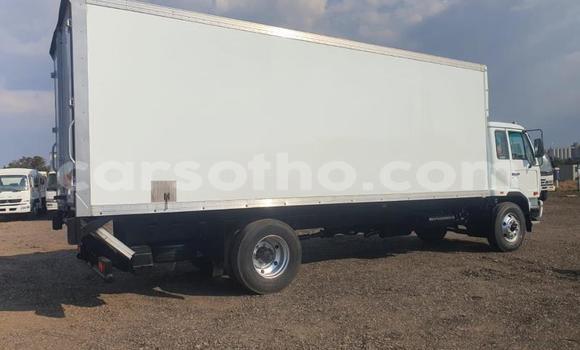 اشتري مستعمل Nissan UD White شاحنة في Butha–Buthe في Thaba-Tseka اشتري مستعمل Nissan UD White شاحنة في Butha–Buthe في Thaba-Tseka