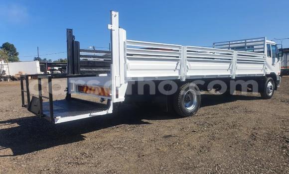 اشتري مستعمل Nissan UD White شاحنة في Butha–Buthe في Thaba-Tseka اشتري مستعمل Nissan UD White شاحنة في Butha–Buthe في Thaba-Tseka