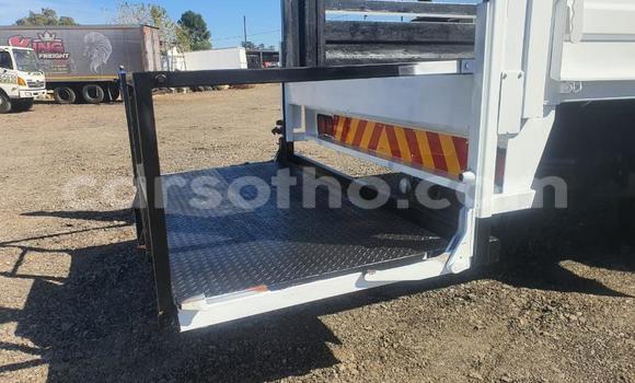 اشتري مستعمل Nissan UD White شاحنة في Butha–Buthe في Thaba-Tseka اشتري مستعمل Nissan UD White شاحنة في Butha–Buthe في Thaba-Tseka