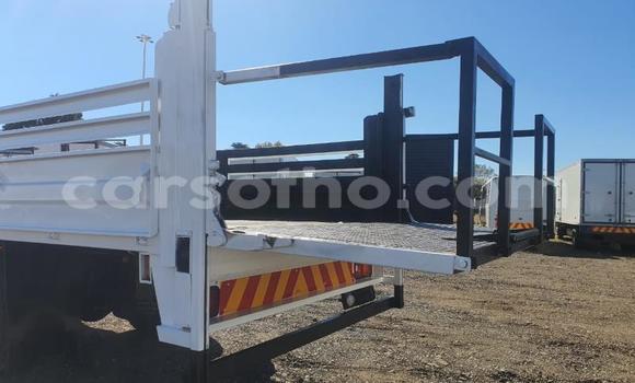 اشتري مستعمل Nissan UD White شاحنة في Butha–Buthe في Thaba-Tseka اشتري مستعمل Nissan UD White شاحنة في Butha–Buthe في Thaba-Tseka