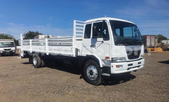 اشتري مستعمل Nissan UD White شاحنة في Butha–Buthe في Thaba-Tseka اشتري مستعمل Nissan UD White شاحنة في Butha–Buthe في Thaba-Tseka