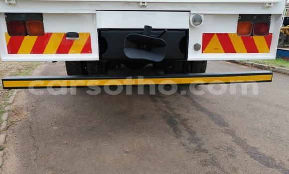 اشتري مستعمل Nissan UD White شاحنة في Butha–Buthe في Thaba-Tseka اشتري مستعمل Nissan UD White شاحنة في Butha–Buthe في Thaba-Tseka