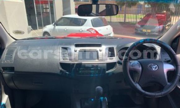 Sayi Na hannu Toyota Hilux Surf Red Mota in Maseru a Maseru Sayi Na hannu Toyota Hilux Surf Red Mota in Maseru a Maseru