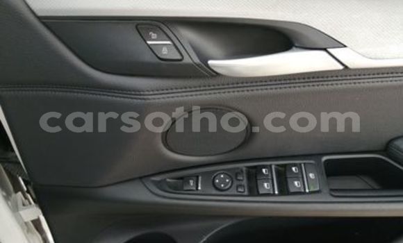 Sayi Na hannu BMW X5 White Mota in Maseru a Maseru Sayi Na hannu BMW X5 White Mota in Maseru a Maseru