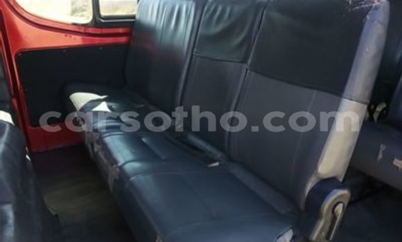 Sayi Na hannu Nissan NV350 Caravan Red Mota in Maseru a Maseru Sayi Na hannu Nissan NV350 Caravan Red Mota in Maseru a Maseru