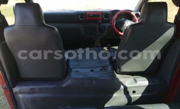 Sayi Na hannu Nissan NV350 Caravan Red Mota in Maseru a Maseru Sayi Na hannu Nissan NV350 Caravan Red Mota in Maseru a Maseru