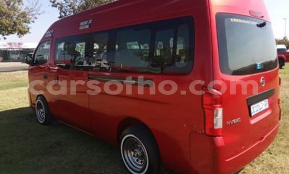 Sayi Na hannu Nissan NV350 Caravan Red Mota in Maseru a Maseru Sayi Na hannu Nissan NV350 Caravan Red Mota in Maseru a Maseru