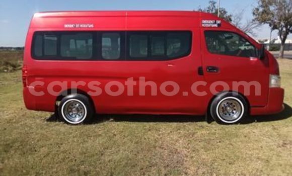 Sayi Na hannu Nissan NV350 Caravan Red Mota in Maseru a Maseru Sayi Na hannu Nissan NV350 Caravan Red Mota in Maseru a Maseru