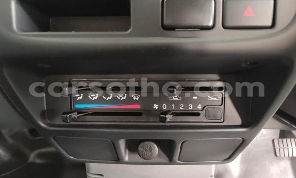 Acheter Occasion Voiture Nissan NP 300 Blanc à Butha Buthe, Butha-Buthe Acheter Occasion Voiture Nissan NP 300 Blanc à Butha Buthe, Butha-Buthe