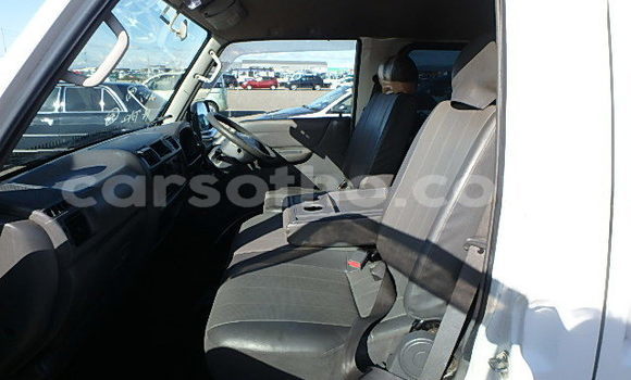 Sayi Na hannu Mazda Bongo White Mota in Butha–Buthe a Thaba-Tseka Sayi Na hannu Mazda Bongo White Mota in Butha–Buthe a Thaba-Tseka