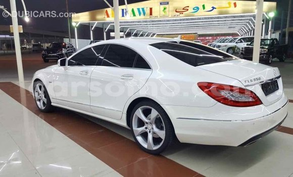 Acheter Import Voiture Mercedes-Benz 190 (W201) Blanc à Import - Dubai, Maseru Acheter Import Voiture Mercedes-Benz 190 (W201) Blanc à Import - Dubai, Maseru