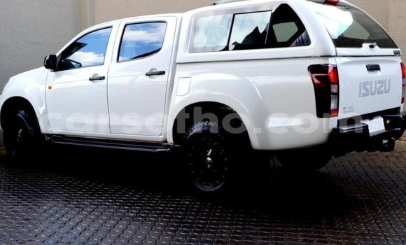 اشتري مستعمل Isuzu KB White سيارة في Butha Buthe في Butha-Buthe اشتري مستعمل Isuzu KB White سيارة في Butha Buthe في Butha-Buthe