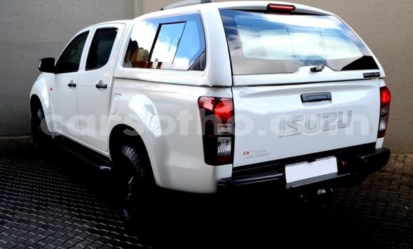 اشتري مستعمل Isuzu KB White سيارة في Butha Buthe في Butha-Buthe اشتري مستعمل Isuzu KB White سيارة في Butha Buthe في Butha-Buthe