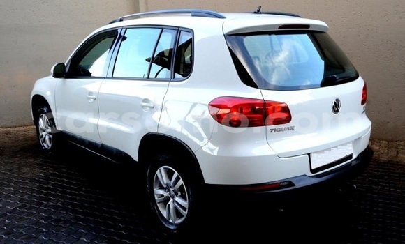 اشتري مستعمل Volkswagen Tiguan White سيارة في Butha Buthe في Butha-Buthe اشتري مستعمل Volkswagen Tiguan White سيارة في Butha Buthe في Butha-Buthe