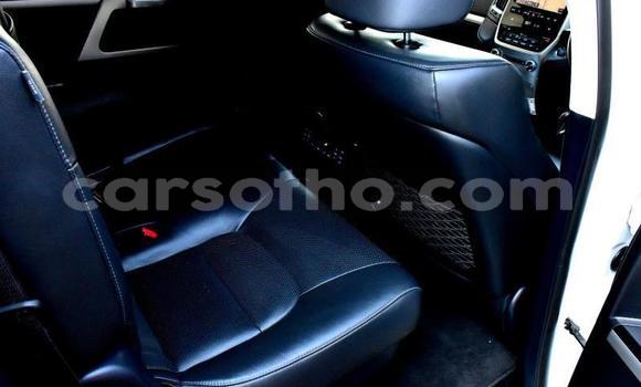اشتري مستعمل Toyota Land Cruiser White سيارة في Butha Buthe في Butha-Buthe اشتري مستعمل Toyota Land Cruiser White سيارة في Butha Buthe في Butha-Buthe