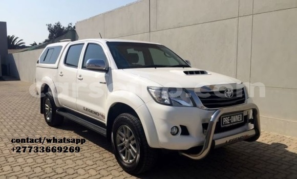 اشتري مستعمل Toyota Hilux White سيارة في Butha Buthe في Butha-Buthe اشتري مستعمل Toyota Hilux White سيارة في Butha Buthe في Butha-Buthe