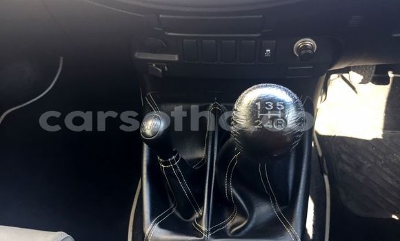 اشتري مستعمل Toyota Hilux White سيارة في Butha Buthe في Butha-Buthe اشتري مستعمل Toyota Hilux White سيارة في Butha Buthe في Butha-Buthe