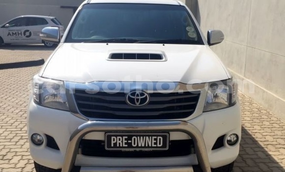 اشتري مستعمل Toyota Hilux White سيارة في Butha Buthe في Butha-Buthe اشتري مستعمل Toyota Hilux White سيارة في Butha Buthe في Butha-Buthe