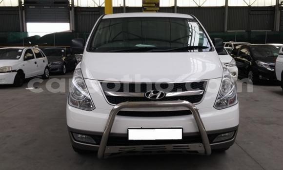 Buy Used Hyundai H1 White Car in Maseru in Maseru Buy Used Hyundai H1 White Car in Maseru in Maseru