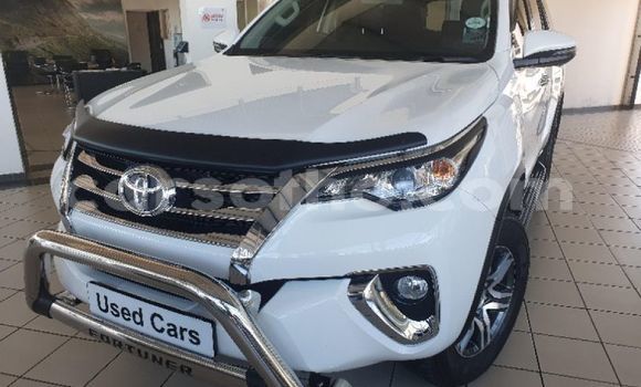 اشتري مستعمل Toyota Fortuner White سيارة في Butha Buthe في Butha-Buthe اشتري مستعمل Toyota Fortuner White سيارة في Butha Buthe في Butha-Buthe