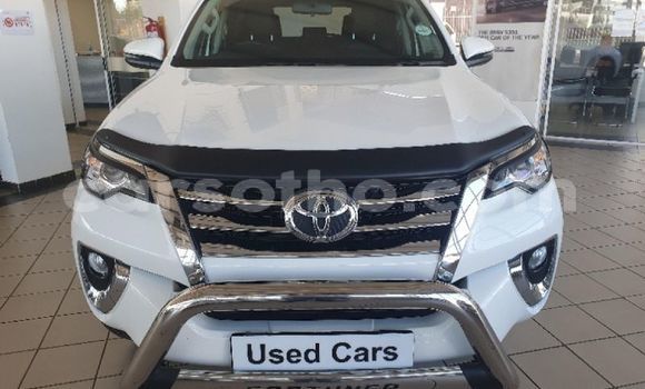 اشتري مستعمل Toyota Fortuner White سيارة في Butha Buthe في Butha-Buthe اشتري مستعمل Toyota Fortuner White سيارة في Butha Buthe في Butha-Buthe