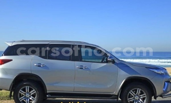 اشتري مستعمل Toyota Fortuner Silver سيارة في Butha Buthe في Butha-Buthe اشتري مستعمل Toyota Fortuner Silver سيارة في Butha Buthe في Butha-Buthe