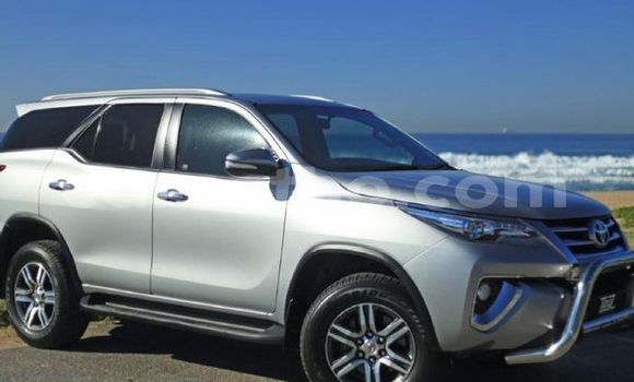 اشتري مستعمل Toyota Fortuner Silver سيارة في Butha Buthe في Butha-Buthe اشتري مستعمل Toyota Fortuner Silver سيارة في Butha Buthe في Butha-Buthe