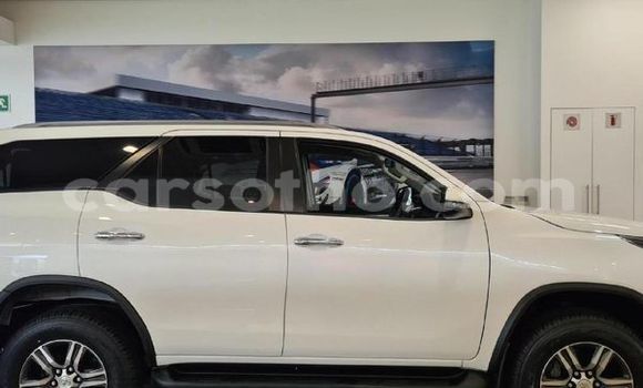Acheter Occasion Voiture Toyota Fortuner Blanc à Butha Buthe, Butha-Buthe Acheter Occasion Voiture Toyota Fortuner Blanc à Butha Buthe, Butha-Buthe