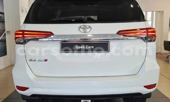 Acheter Occasion Voiture Toyota Fortuner Blanc à Butha Buthe, Butha-Buthe Acheter Occasion Voiture Toyota Fortuner Blanc à Butha Buthe, Butha-Buthe