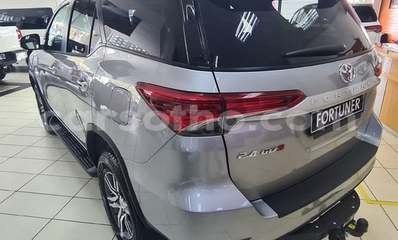 اشتري مستعمل Toyota Fortuner Silver سيارة في Butha Buthe في Butha-Buthe اشتري مستعمل Toyota Fortuner Silver سيارة في Butha Buthe في Butha-Buthe