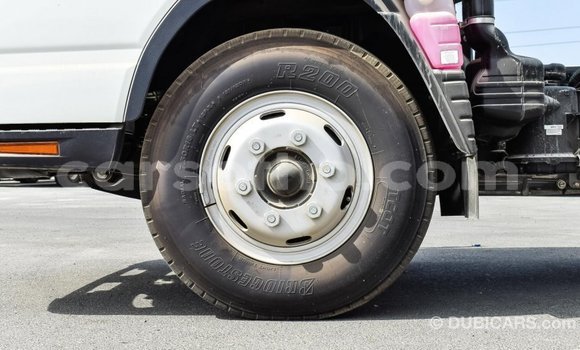 Sayi Imported Mitsubishi L400 White Babbar mota in Import - Dubai a Maseru