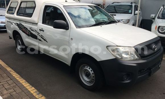 اشتري مستعمل Toyota Hilux White سيارة في Butha Buthe في Butha-Buthe اشتري مستعمل Toyota Hilux White سيارة في Butha Buthe في Butha-Buthe