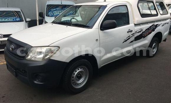 اشتري مستعمل Toyota Hilux White سيارة في Butha Buthe في Butha-Buthe اشتري مستعمل Toyota Hilux White سيارة في Butha Buthe في Butha-Buthe