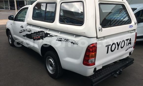 اشتري مستعمل Toyota Hilux White سيارة في Butha Buthe في Butha-Buthe اشتري مستعمل Toyota Hilux White سيارة في Butha Buthe في Butha-Buthe