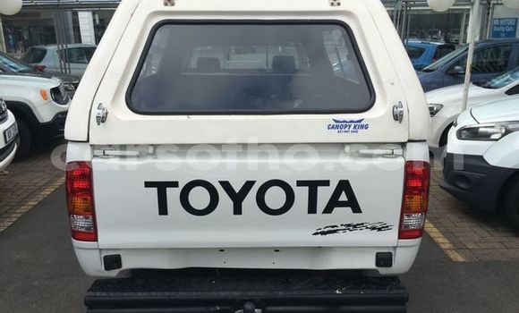 اشتري مستعمل Toyota Hilux White سيارة في Butha Buthe في Butha-Buthe اشتري مستعمل Toyota Hilux White سيارة في Butha Buthe في Butha-Buthe