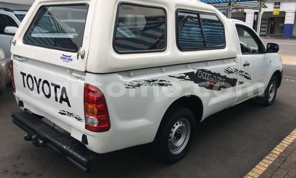 اشتري مستعمل Toyota Hilux White سيارة في Butha Buthe في Butha-Buthe اشتري مستعمل Toyota Hilux White سيارة في Butha Buthe في Butha-Buthe