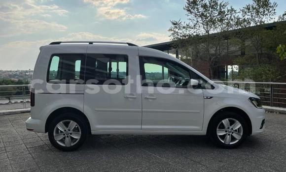 اشتري مستعمل Volkswagen Caddy White سيارة في Maseru في Maseru اشتري مستعمل Volkswagen Caddy White سيارة في Maseru في Maseru