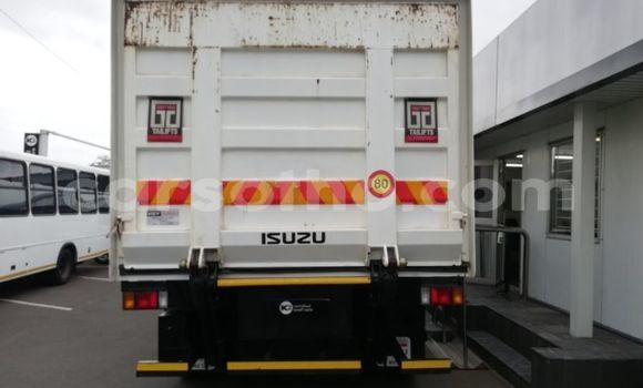 اشتري مستعمل Isuzu FTR 850 White شاحنة في Butha Buthe في Butha-Buthe اشتري مستعمل Isuzu FTR 850 White شاحنة في Butha Buthe في Butha-Buthe
