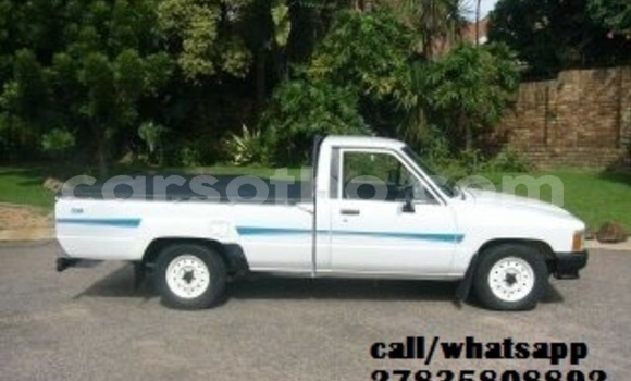 Buy Used Toyota Hilux White Car in Maseru in Maseru Buy Used Toyota Hilux White Car in Maseru in Maseru