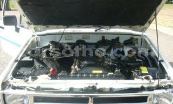 Buy Used Toyota Hilux White Car in Maseru in Maseru Buy Used Toyota Hilux White Car in Maseru in Maseru