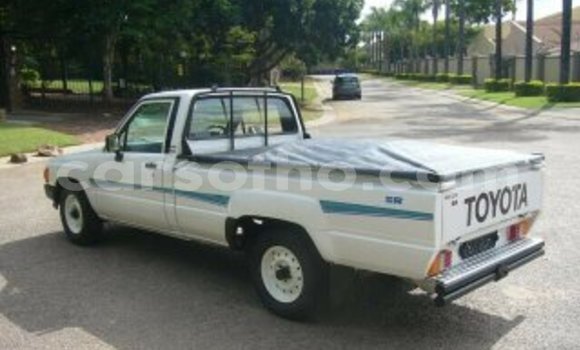 Buy Used Toyota Hilux White Car in Maseru in Maseru Buy Used Toyota Hilux White Car in Maseru in Maseru